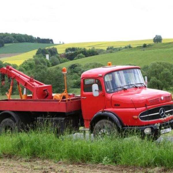 mercedes1418_4.jpg