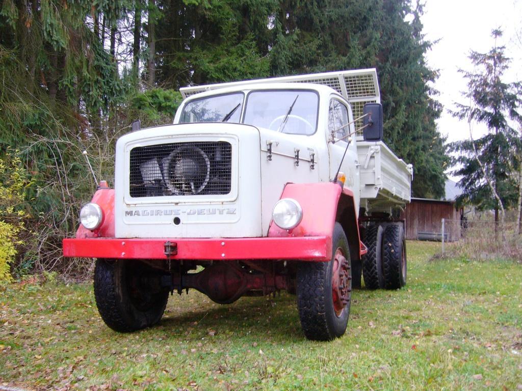 magirus156d15halblinksunten.jpg